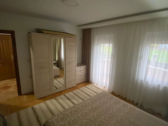 Izdavanje: Kuća 250 m² – Tuzi, Podgorica — fotografija 7