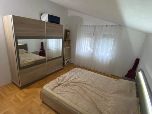 Izdavanje: Kuća 250 m² – Tuzi, Podgorica — fotografija 12
