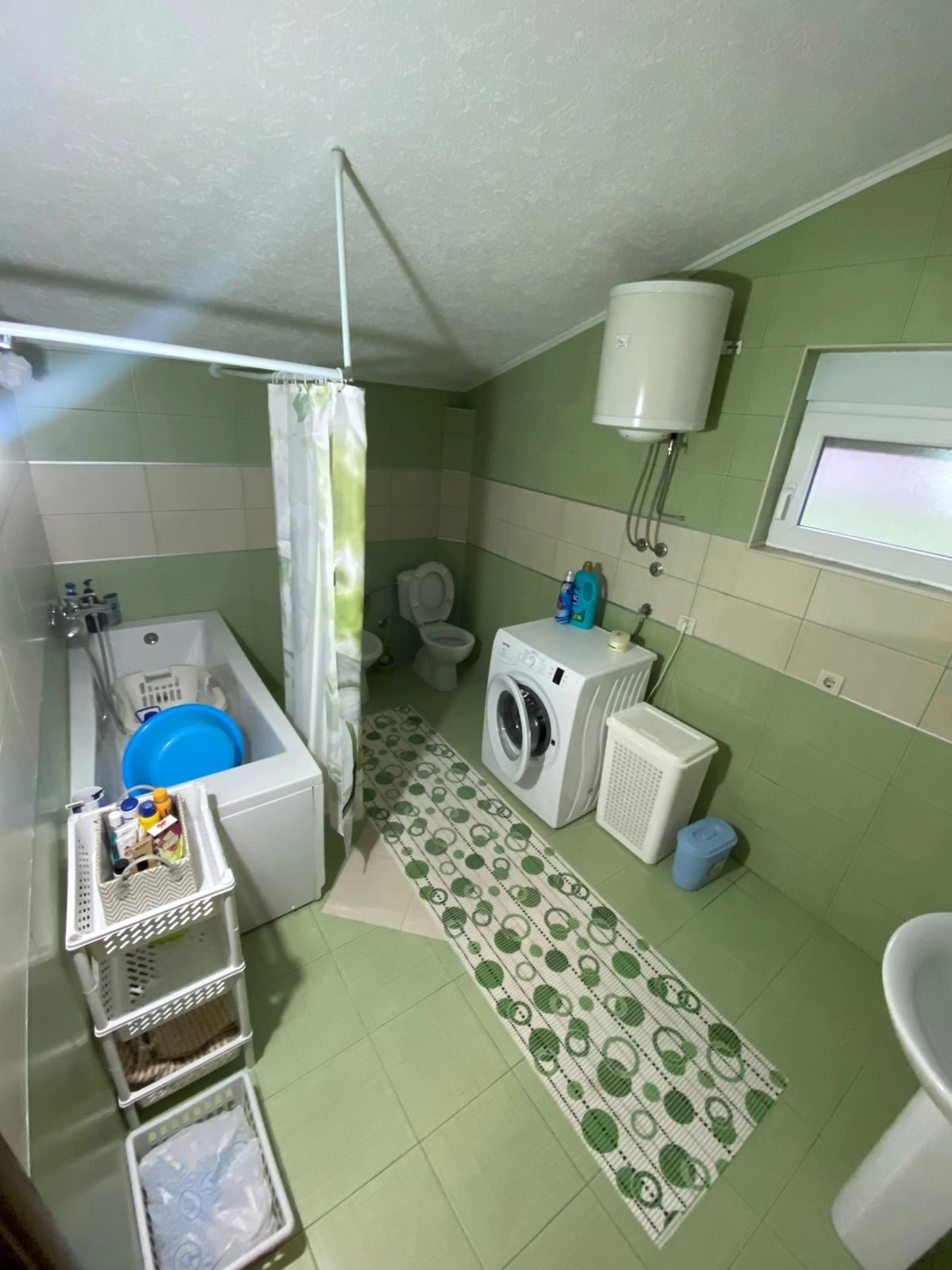 Namjestena-kuca-u-Karaburskom-Polju-Podgorica-13 Izdavanje: Kuća 250 m² – Tuzi, Podgorica — fotografija 14