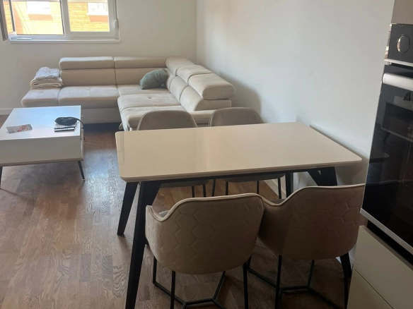 Izdavanje: Jednosoban stan 46 m² – Stari aerodrom, Podgorica