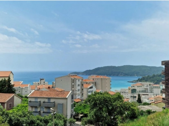 Jednosoban stan sa terasom u Bečićima