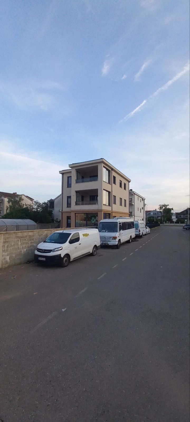 Namjestena-kuca-u-Gornjoj-Gorici-Podgorica-1 Izdavanje: Kuća 180 m² – Gornja Gorica, Podgorica — fotografija 2