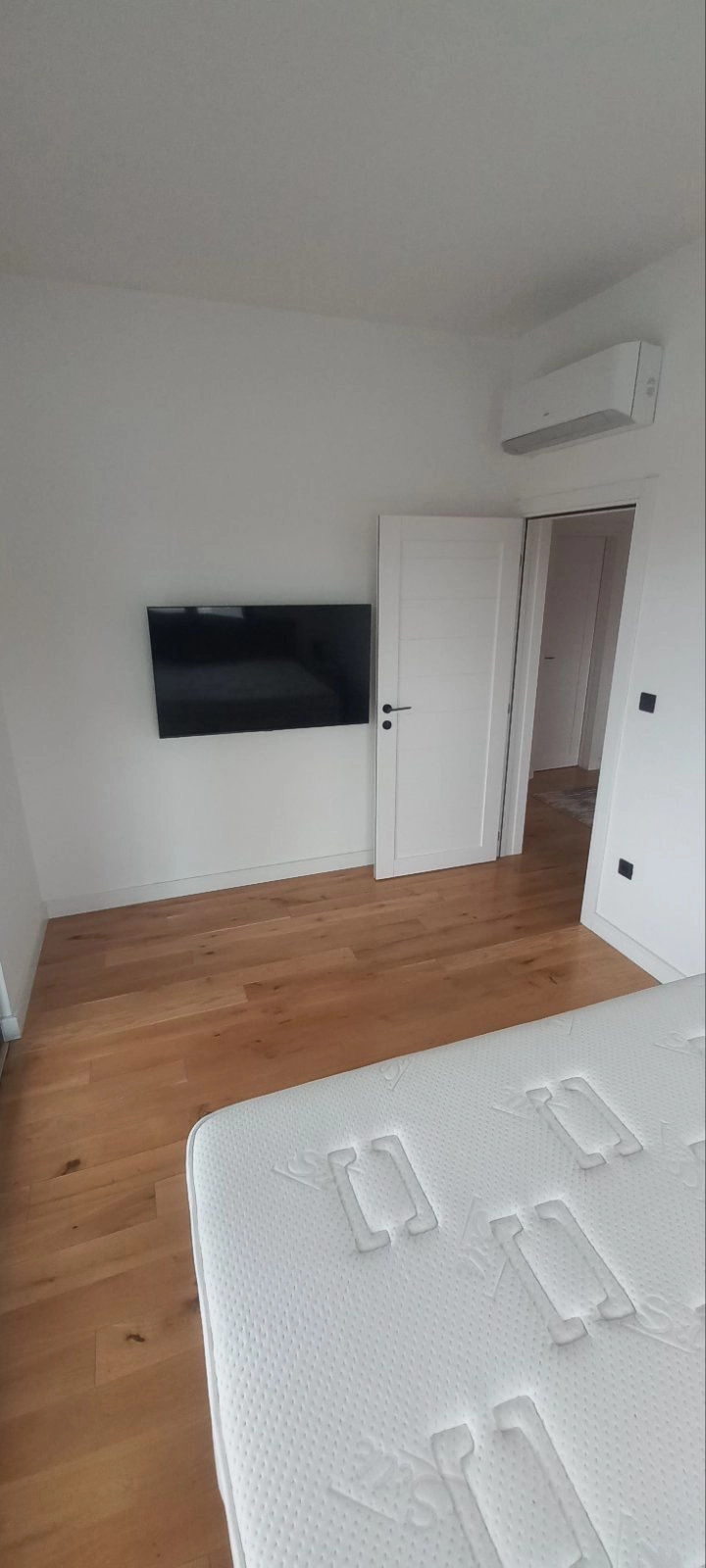 Namjestena-kuca-u-Gornjoj-Gorici-Podgorica-6 Izdavanje: Kuća 180 m² – Gornja Gorica, Podgorica — fotografija 7