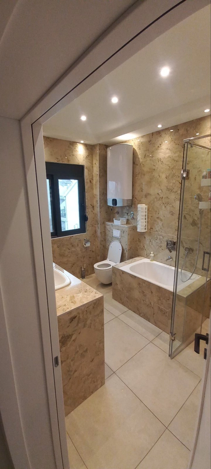 Namjestena-kuca-u-Gornjoj-Gorici-Podgorica-11 Izdavanje: Kuća 180 m² – Gornja Gorica, Podgorica — fotografija 12