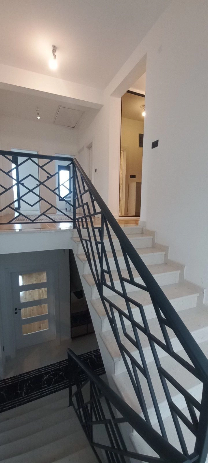Namjestena-kuca-u-Gornjoj-Gorici-Podgorica-13 Izdavanje: Kuća 180 m² – Gornja Gorica, Podgorica — fotografija 14