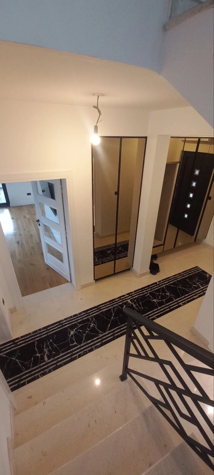 Namjestena-kuca-u-Gornjoj-Gorici-Podgorica-14 Izdavanje: Kuća 180 m² – Gornja Gorica, Podgorica — fotografija 15