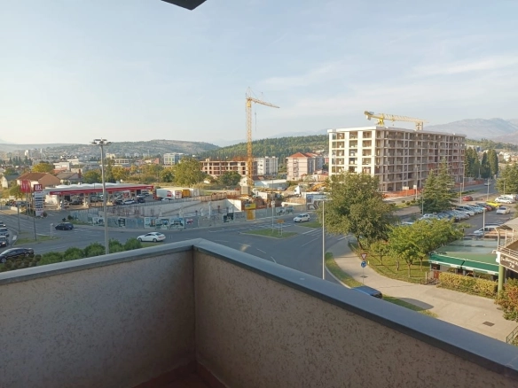 Dvosoban stan 96 m²