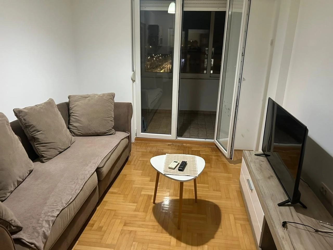 Jednosoban-namjesten-stan-Tuski-put-Podgorica-3 Namješten jednosoban stan, Tuški put, Podgorica — fotografija 4