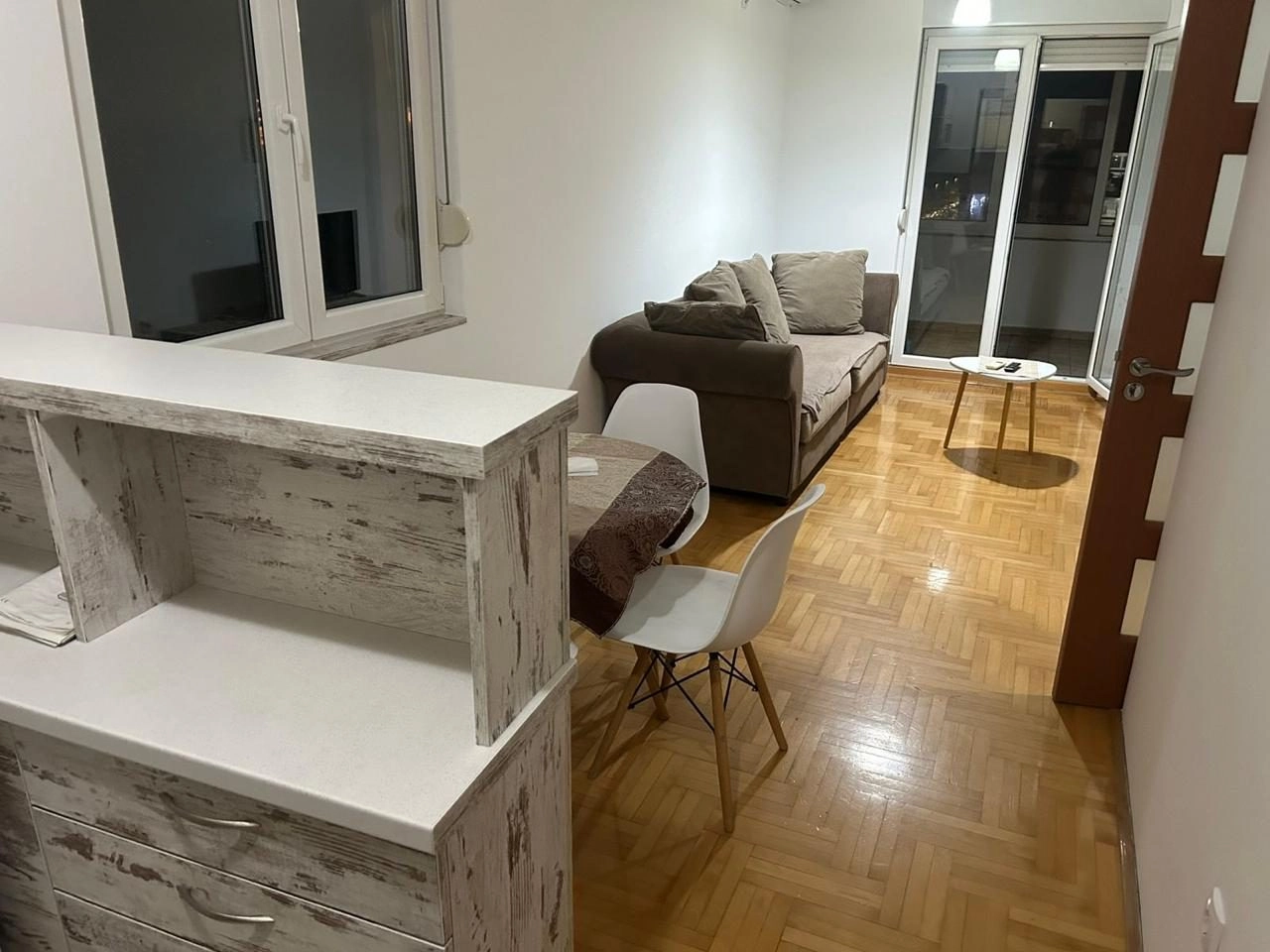Jednosoban-namjesten-stan-Tuski-put-Podgorica-4 Namješten jednosoban stan, Tuški put, Podgorica — fotografija 5