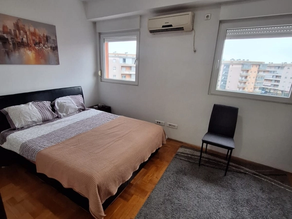 Namješten jednosoban stan, City kvart, Podgorica — fotografija 2