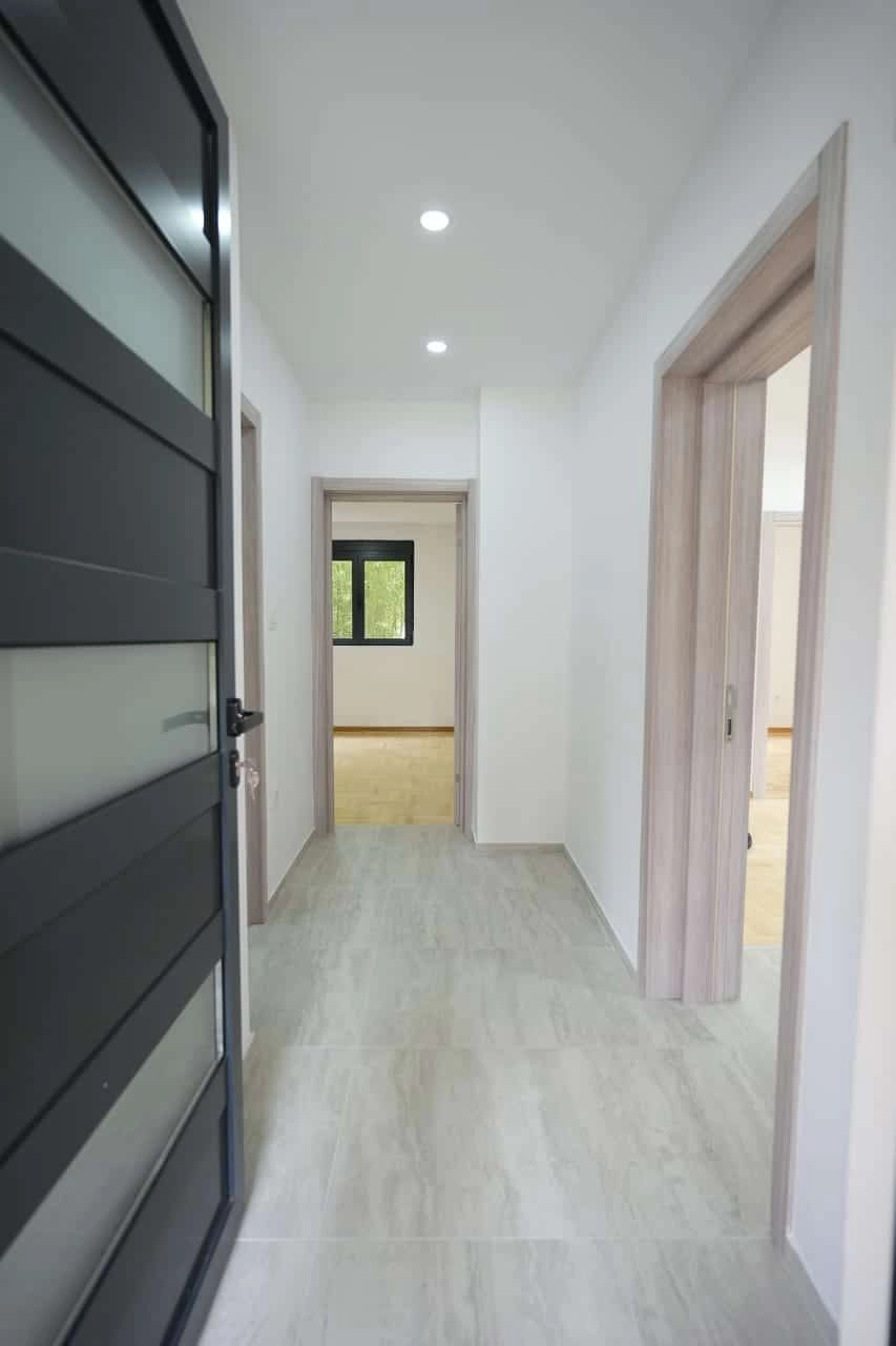 Poslovni-prostor-za-izdavanje-Pod-Goricom-Podgorica-2 Renoviran poslovni prostor 95 m² u Podgorici — fotografija 3