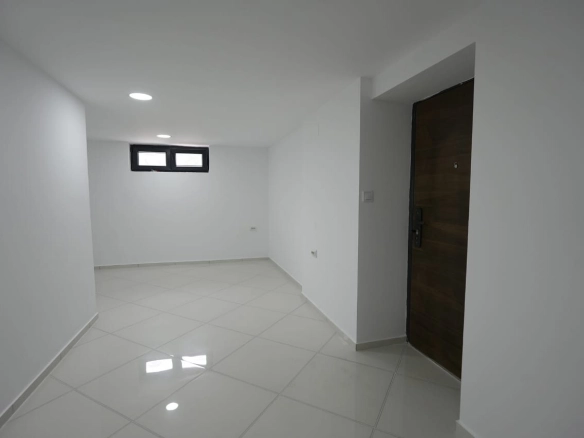 Renoviran poslovni prostor 95 m² u Podgorici — fotografija 6