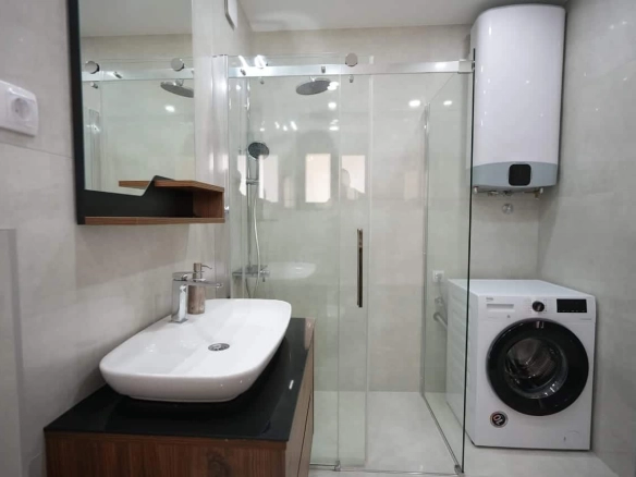 Renoviran poslovni prostor 95 m² u Podgorici — fotografija 8