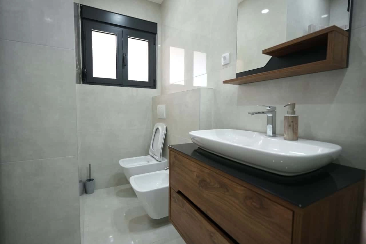Poslovni-prostor-za-izdavanje-Pod-Goricom-Podgorica-9 Renoviran poslovni prostor 95 m² u Podgorici — fotografija 10