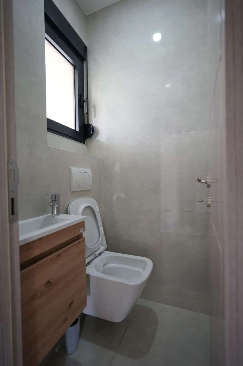 Poslovni-prostor-za-izdavanje-Pod-Goricom-Podgorica-10 Renoviran poslovni prostor 95 m² u Podgorici — fotografija 11