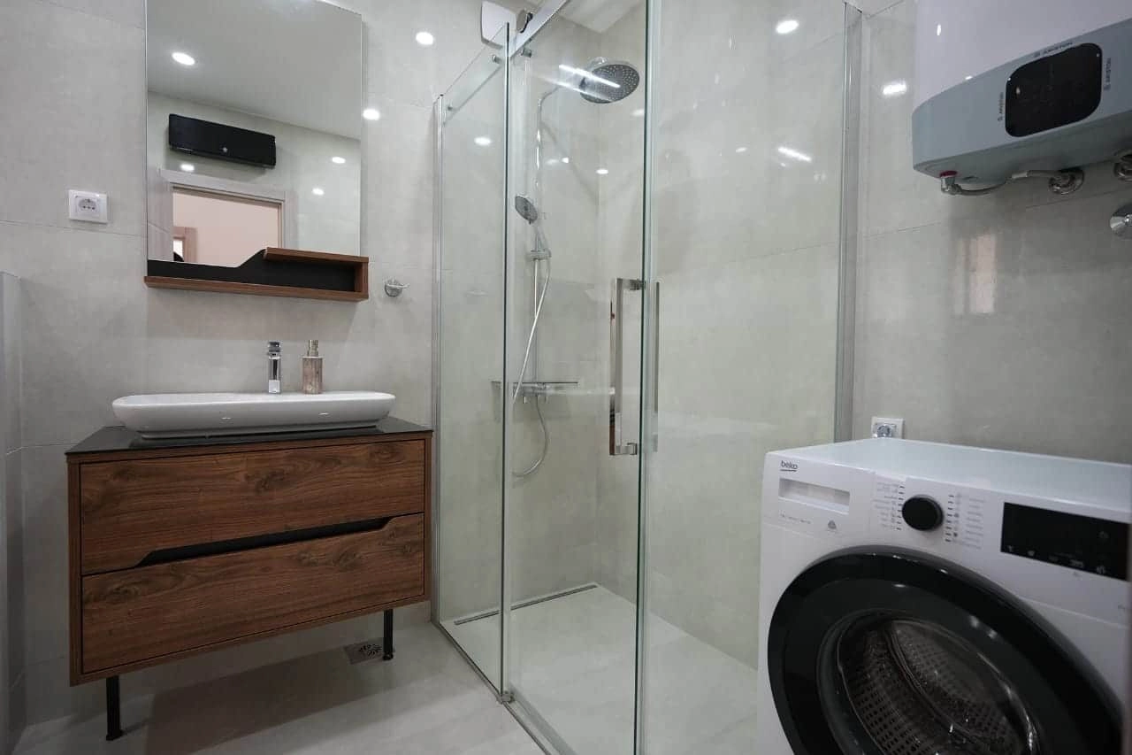 Poslovni-prostor-za-izdavanje-Pod-Goricom-Podgorica-11 Renoviran poslovni prostor 95 m² u Podgorici — fotografija 12