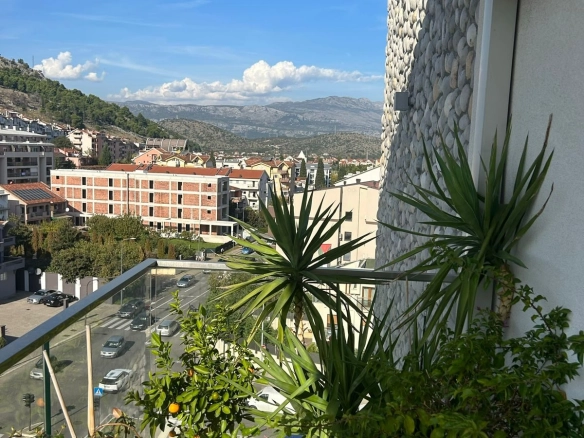 Dvosoban dupleks stan u Momišićima