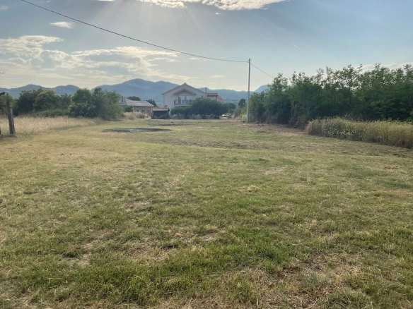 Plac od 1.253 m² u naselju Farmaci