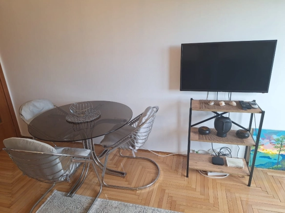 Namješten dvosoban stan u Pobrežju, Podgorica — fotografija 3