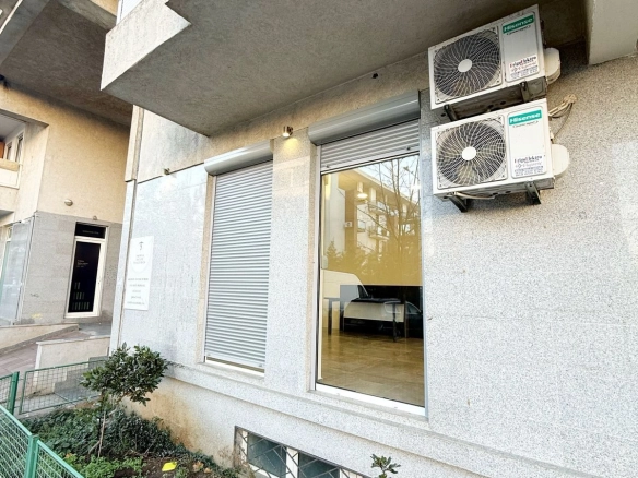Izdavanje: Poslovni prostor 56 m² – Blok 6, Podgorica — fotografija 2