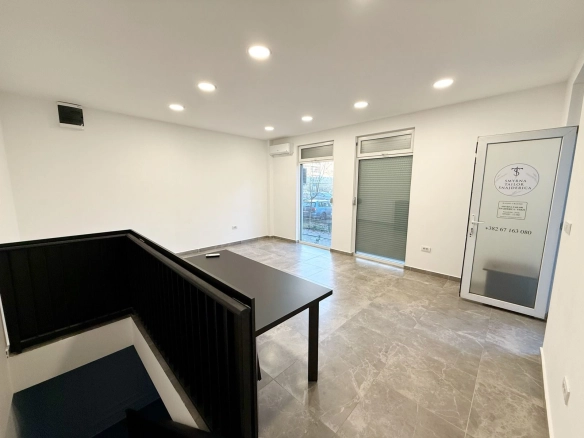 Izdavanje: Poslovni prostor 56 m² – Blok 6, Podgorica — fotografija 4