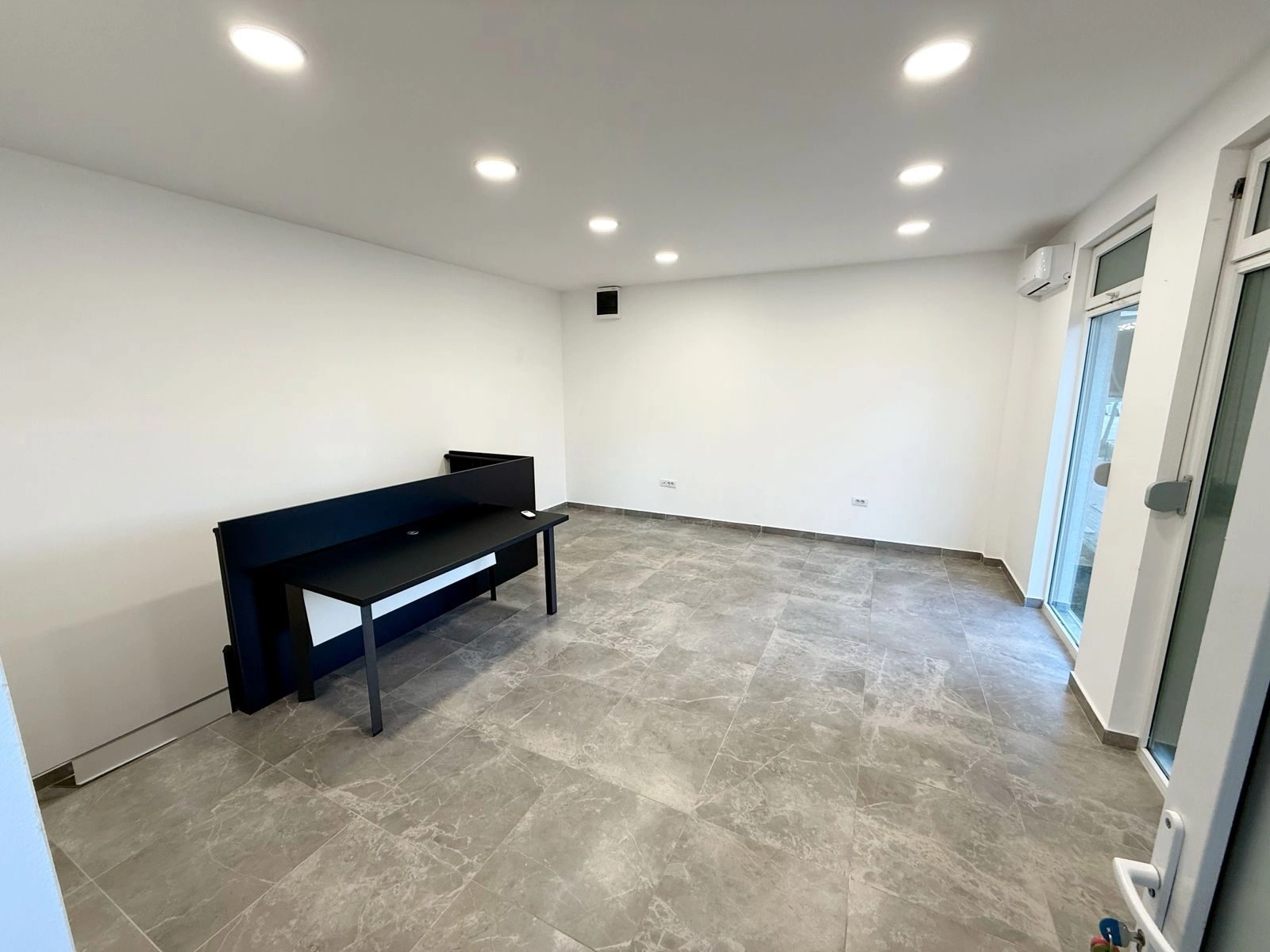 Poslovni-prostor-u-Bloku-9-Dalmatinska-Podgorica-4 Izdavanje: Poslovni prostor 56 m² – Blok 6, Podgorica — fotografija 5
