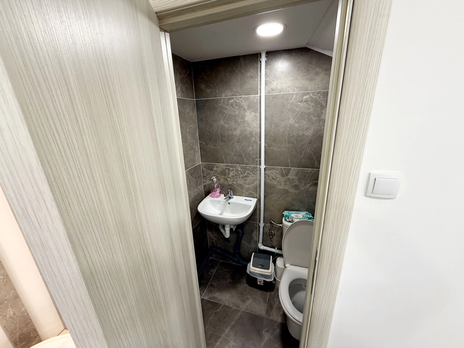 Poslovni-prostor-u-Bloku-9-Dalmatinska-Podgorica-10 Izdavanje: Poslovni prostor 56 m² – Blok 6, Podgorica — fotografija 11