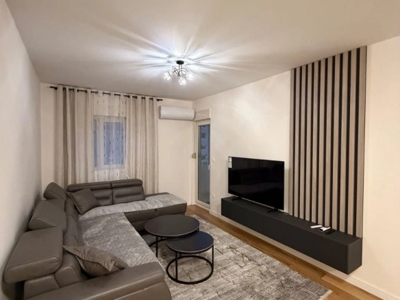 Izdavanje: Jednosoban stan 47 m² – Central Point, Podgorica