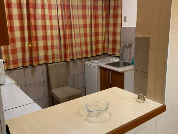 Namještena garsonjera u Centru, Podgorica — fotografija 4