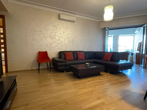 Namješten dvosoban stan u Centru