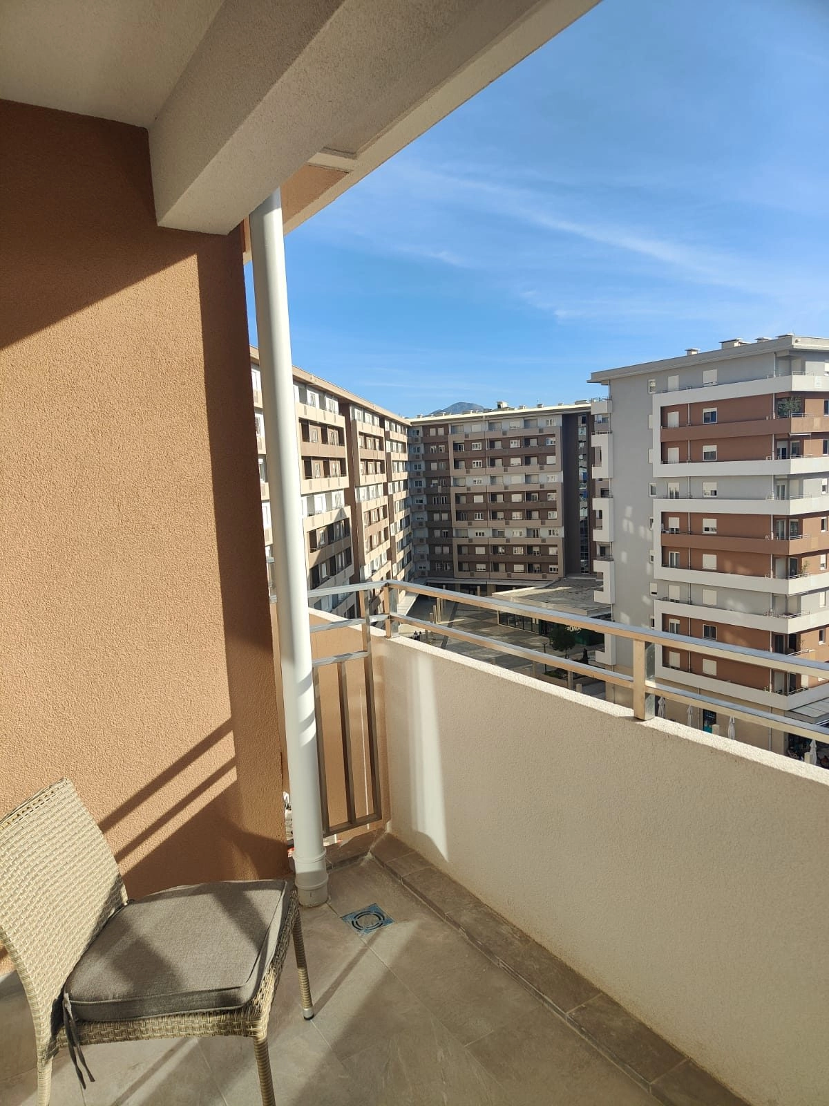Jednosoban-stan-u-naselju-Central-Point-Podgorica-7 Izdavanje: Jednosoban stan 50 m² – Central Point, Podgorica — fotografija 8