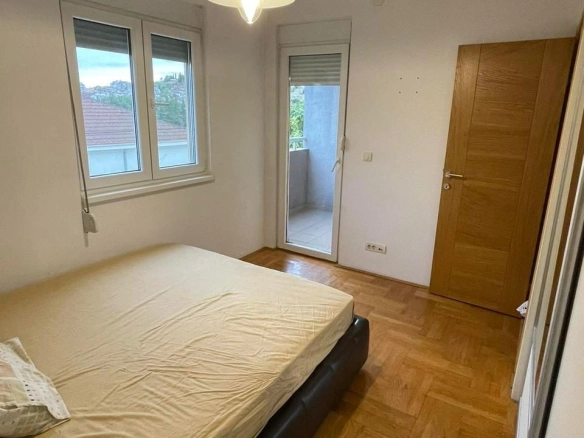 Namješten dvosoban stan u Zagoriču, Podgorica — fotografija 2