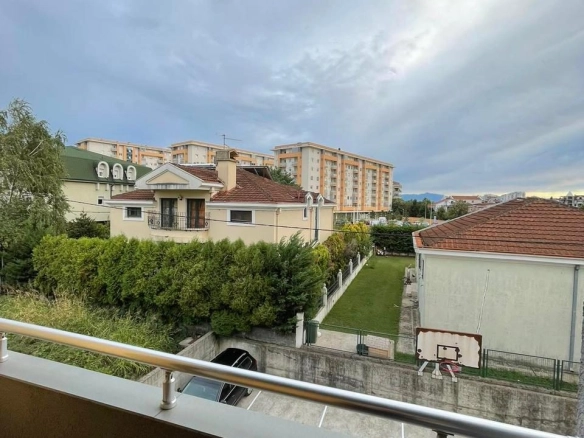 Namješten dvosoban stan u Zagoriču, Podgorica — fotografija 9