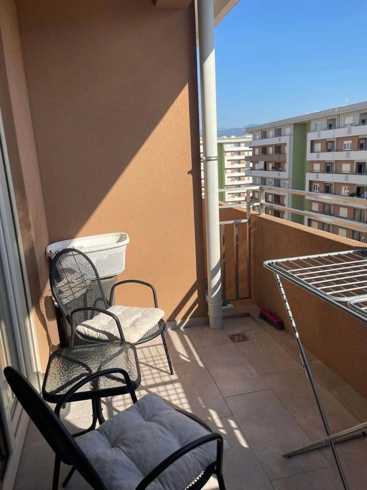Jednosoban-stan-u-naselju-Central-Point-Podgorica-3 Izdavanje: Jednosoban stan 50 m² – Central Point, Podgorica — fotografija 4