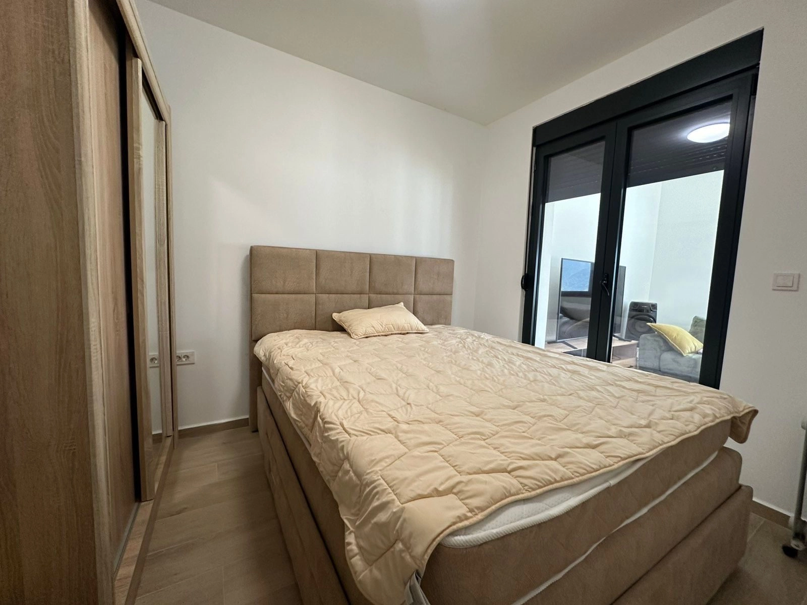 Jednosoban-stan-s-pogledom-na-more-u-Dobroti-Kotor-5 Jednosoban stan 53 m² – Dobrota, Kotor — fotografija 6