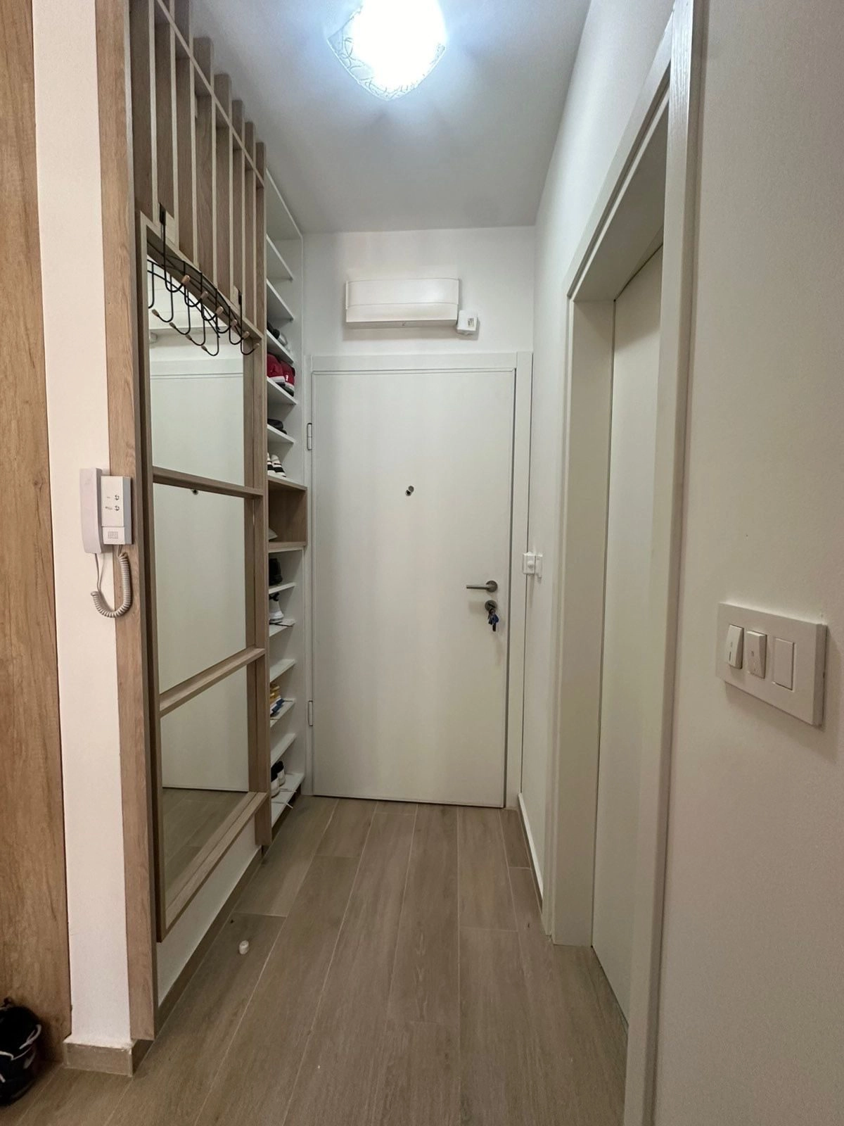 Jednosoban-stan-s-pogledom-na-more-u-Dobroti-Kotor-6 Jednosoban stan 53 m² – Dobrota, Kotor — fotografija 7