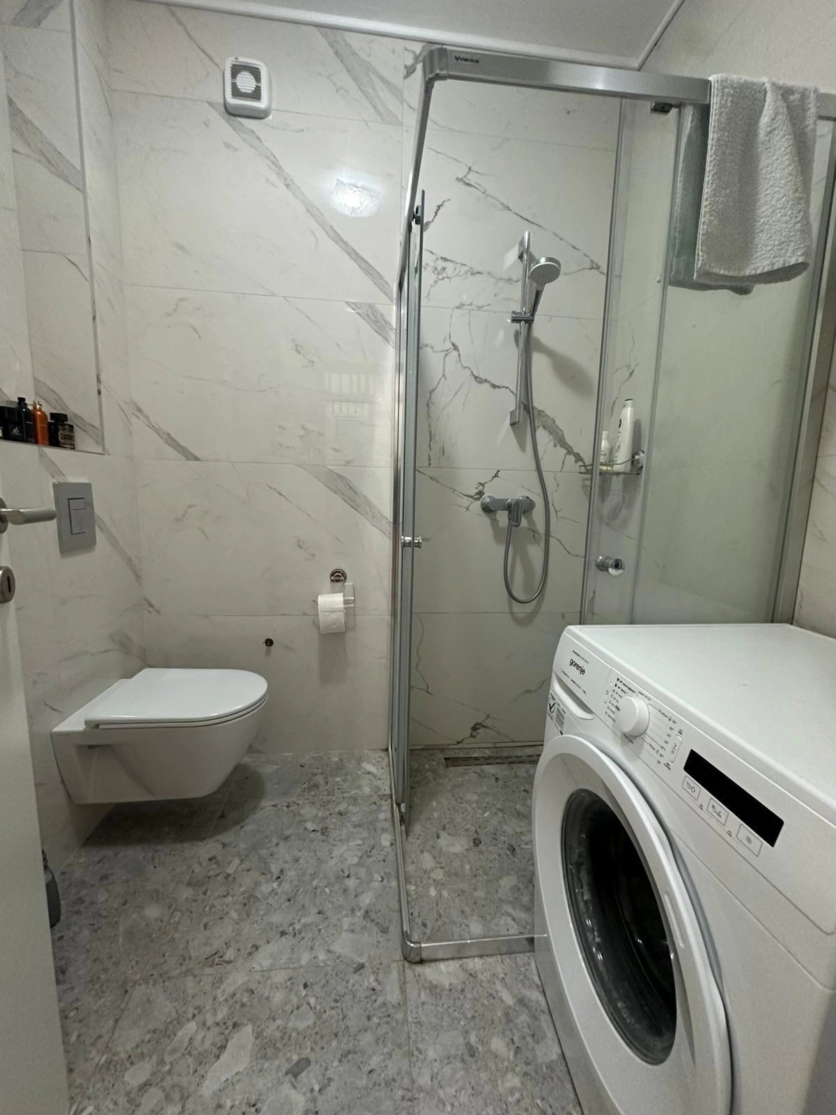 Jednosoban-stan-s-pogledom-na-more-u-Dobroti-Kotor-7 Jednosoban stan 53 m² – Dobrota, Kotor — fotografija 8