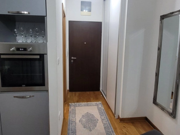 Izdavanje: Garsonjera 26 m² – City kvart, Podgorica — fotografija 2
