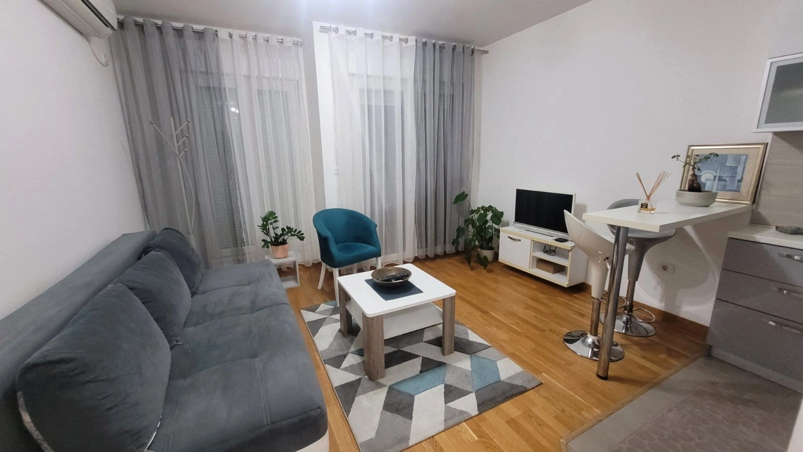 Garsonjera-26-m²-u-City-kvartu-Podgorica-3 Izdavanje: Garsonjera 26 m² – City kvart, Podgorica — fotografija 4