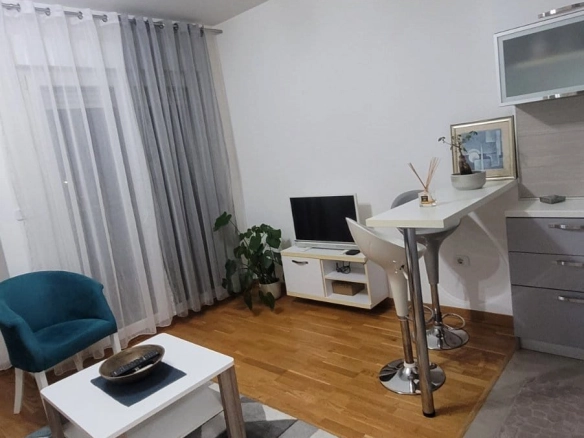 Izdavanje: Garsonjera 26 m² – City kvart, Podgorica — fotografija 6