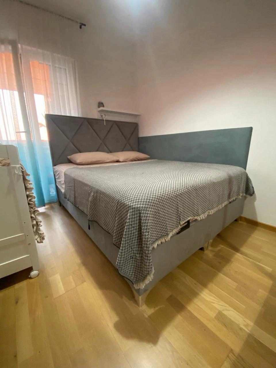 Namjesten-jednosoban-stan-43-m²-Pobrezje-Podgorica-1 Izdavanje: Jednosoban stan 43 m² – Pobrežje, Podgorica — fotografija 2