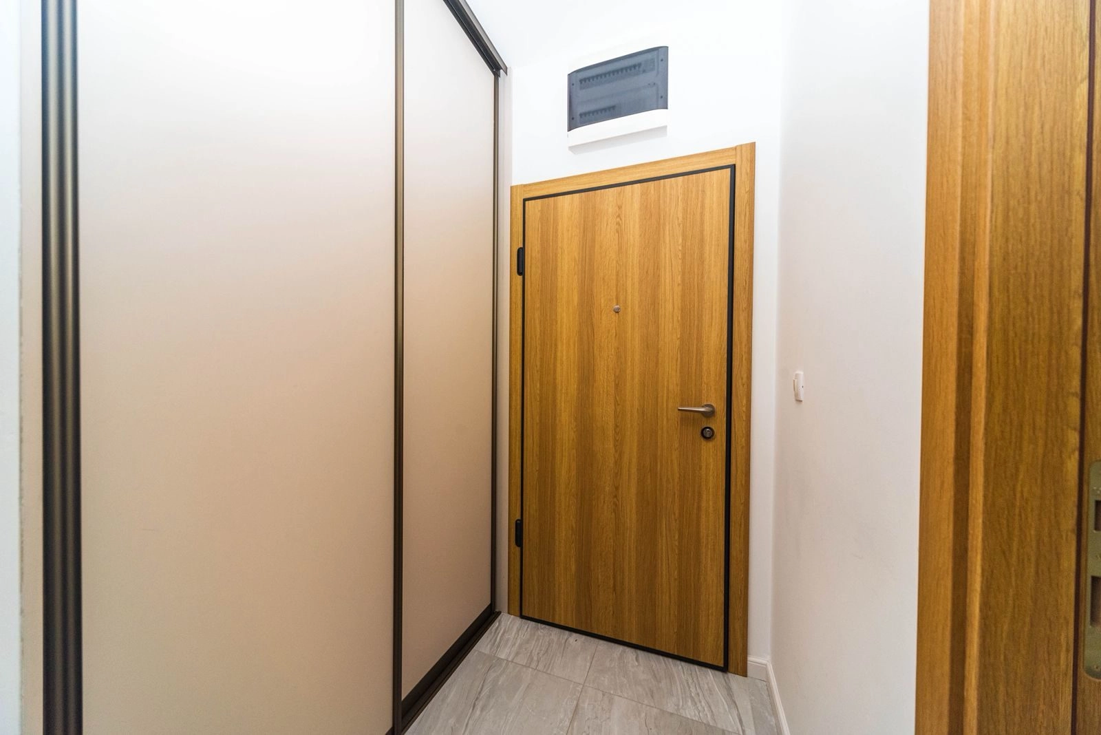 Jednosoban-stan-u-naselju-Central-Point-Podgorica-9 Namješten jednosoban stan, Central Point, Podgorica — fotografija 10