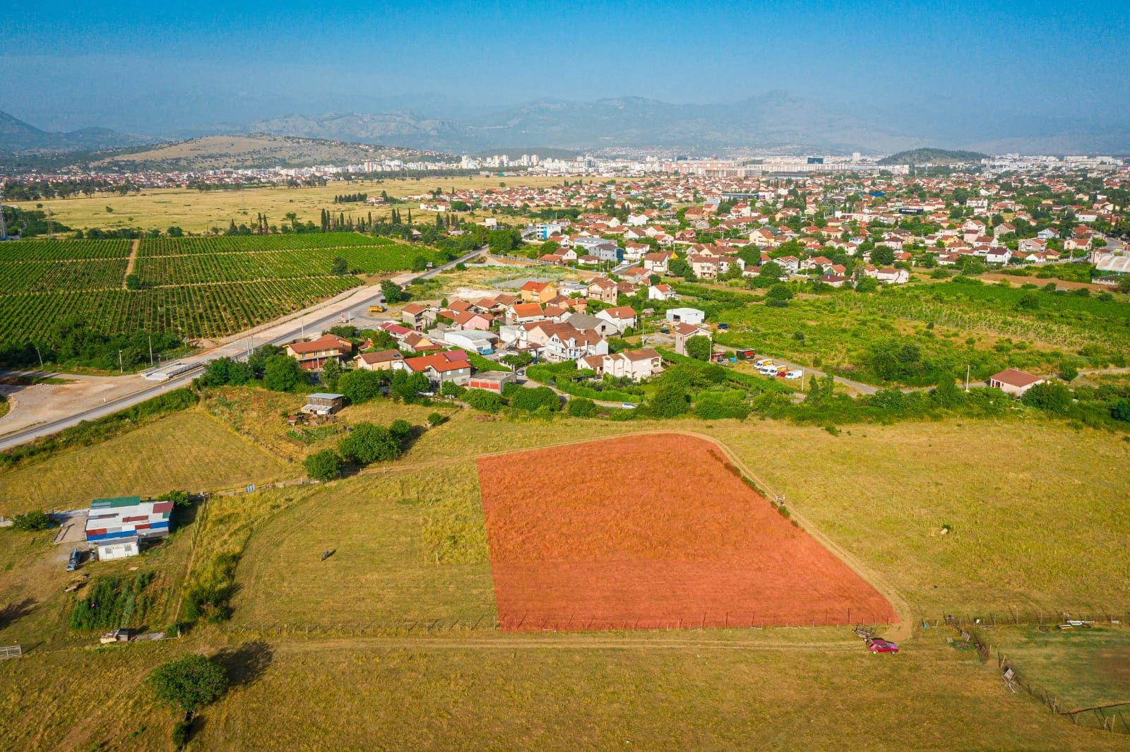 Plac-3500-m²-u-Gornjoj-Gorici-Podgorica-1 Izdavanje: Plac 3.500 m² – Gornja Gorica, Podgorica — fotografija 2
