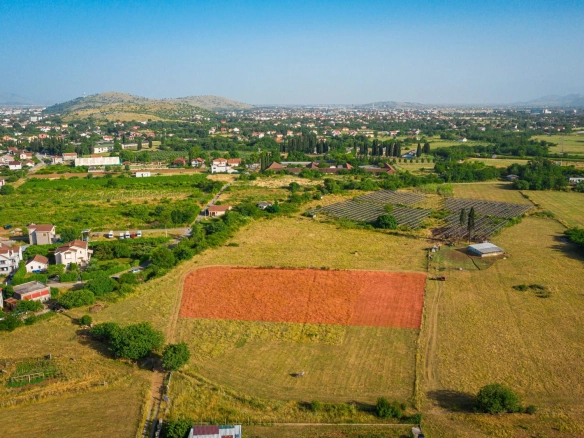 Izdavanje: Plac 3.500 m² – Gornja Gorica, Podgorica — fotografija 6