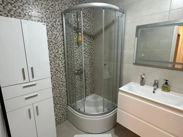 Izdavanje: Dvosoban stan 74 m² – Ljubović, Podgorica — fotografija 14