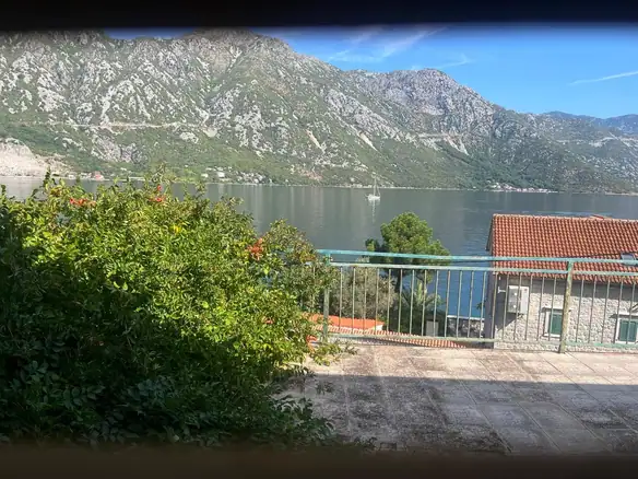 Kuća u prvoj liniji do mora