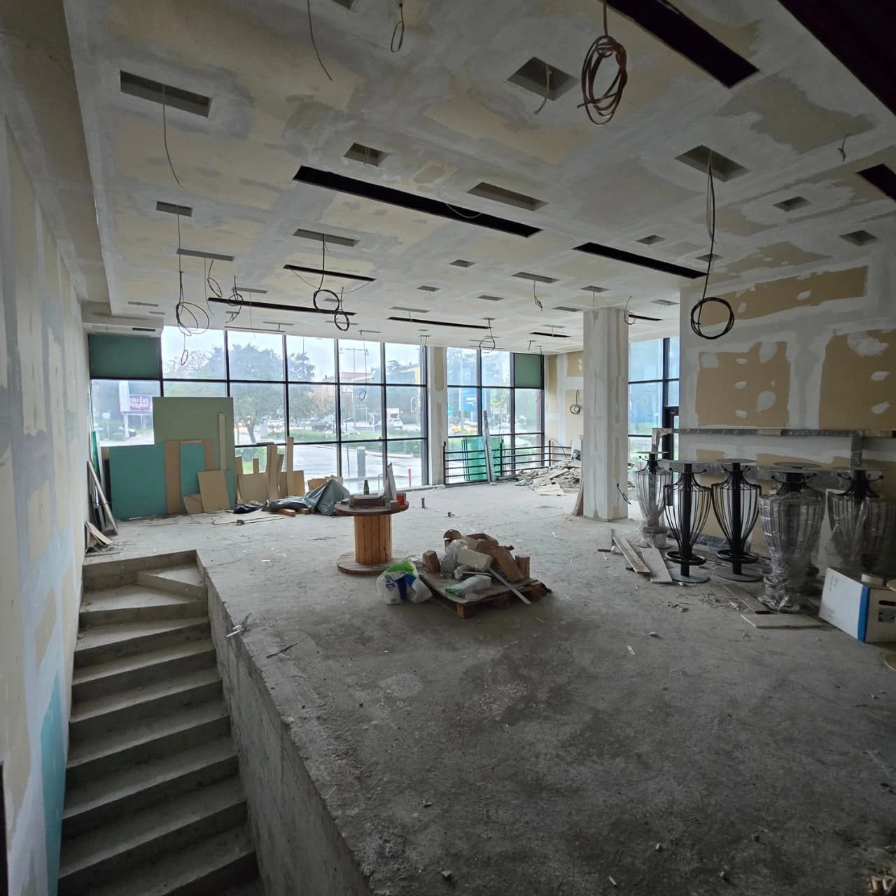 Poslovni-prostor-125-m²-u-centru-Podgorice-1 Izdavanje: Poslovni prostor 125 m² – Centar, Podgorica — fotografija 2