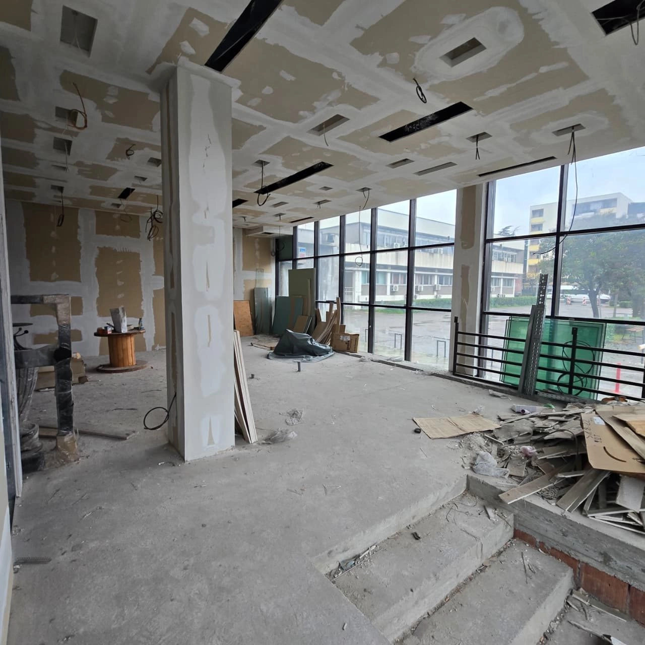 Poslovni-prostor-125-m²-u-centru-Podgorice-4 Izdavanje: Poslovni prostor 125 m² – Centar, Podgorica — fotografija 5