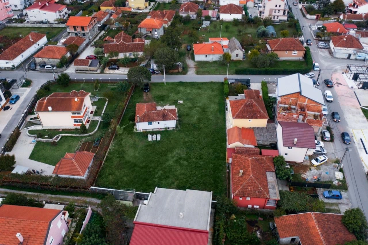 Plac 1.475 m² – Tološi, Podgorica — fotografija 2