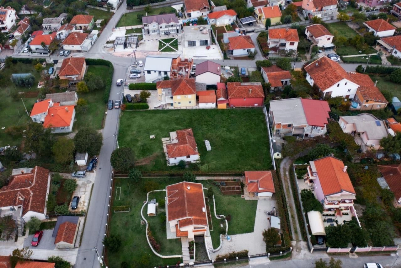 Plac 1.475 m² – Tološi, Podgorica — fotografija 3